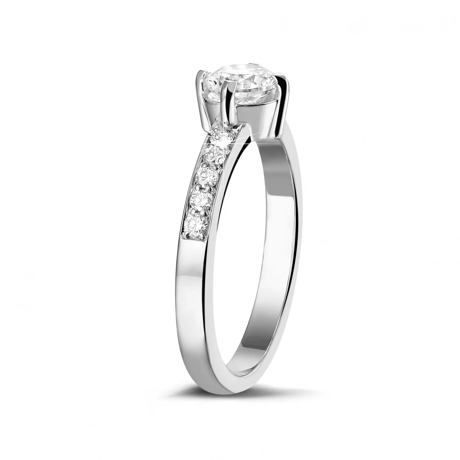 0.70 quilates anillo solitario diamante en platino con diamantes en los lados 