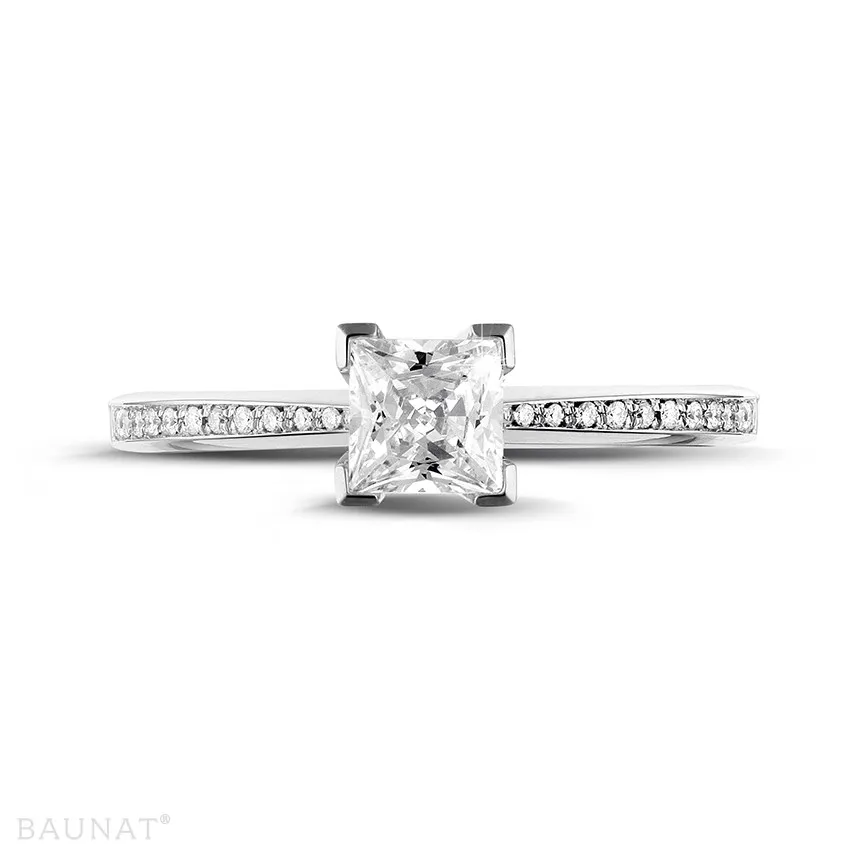 0.70 quilates anillo solitario en oro blanco con diamante talla princesa y diamantes laterales 