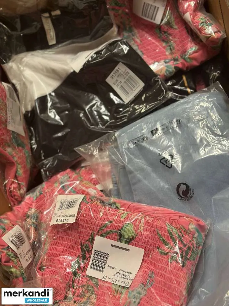 1.95 € Por unidad, Restos Textiles, Venta por correo, Venta al por mayor, STOCK RESTANTE, Compra de ropa palet, Moda mixta, muje