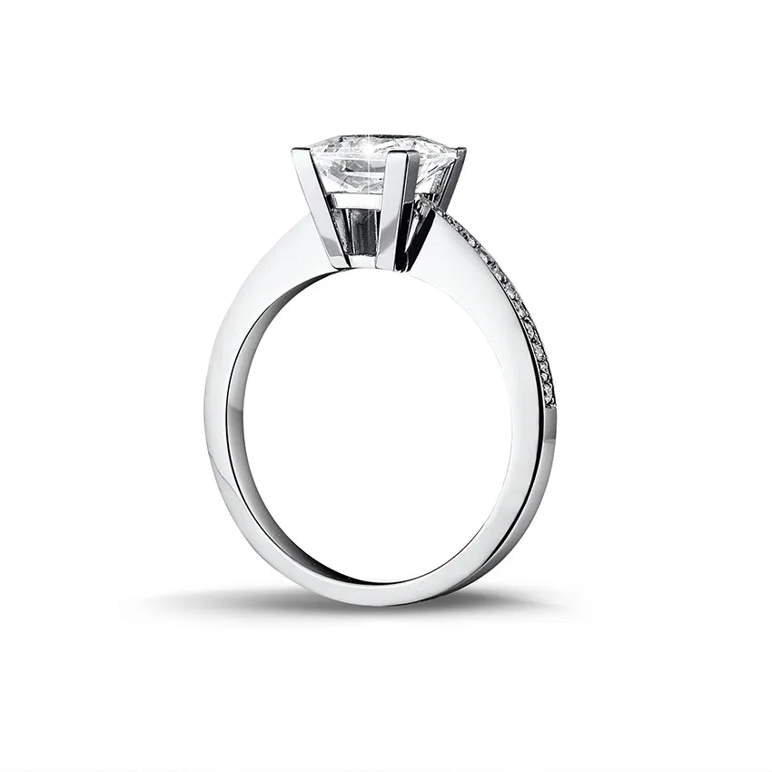2.50 quilates anillo solitario en platino con diamante talla princesa y diamantes laterales 