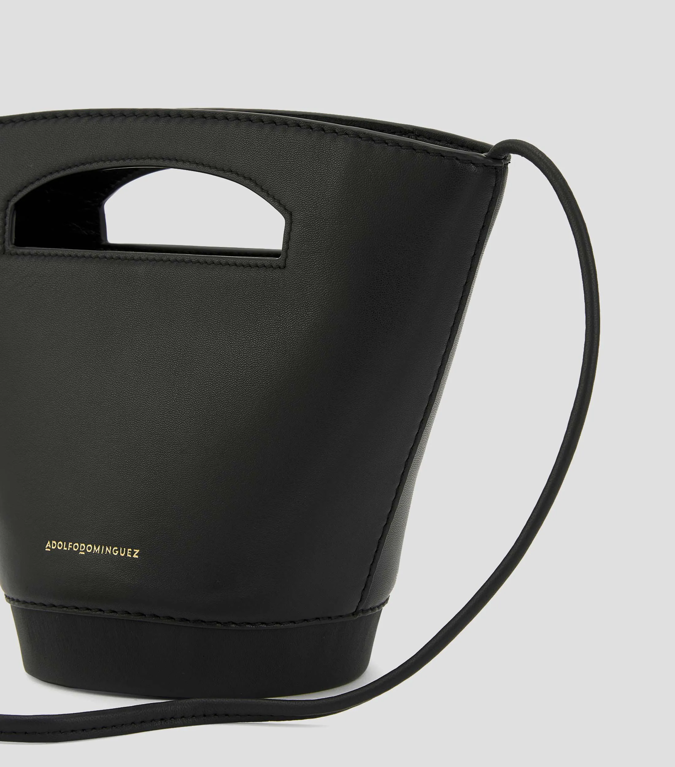 Adolfo Dominguez Bolso bucket en piel Mujer