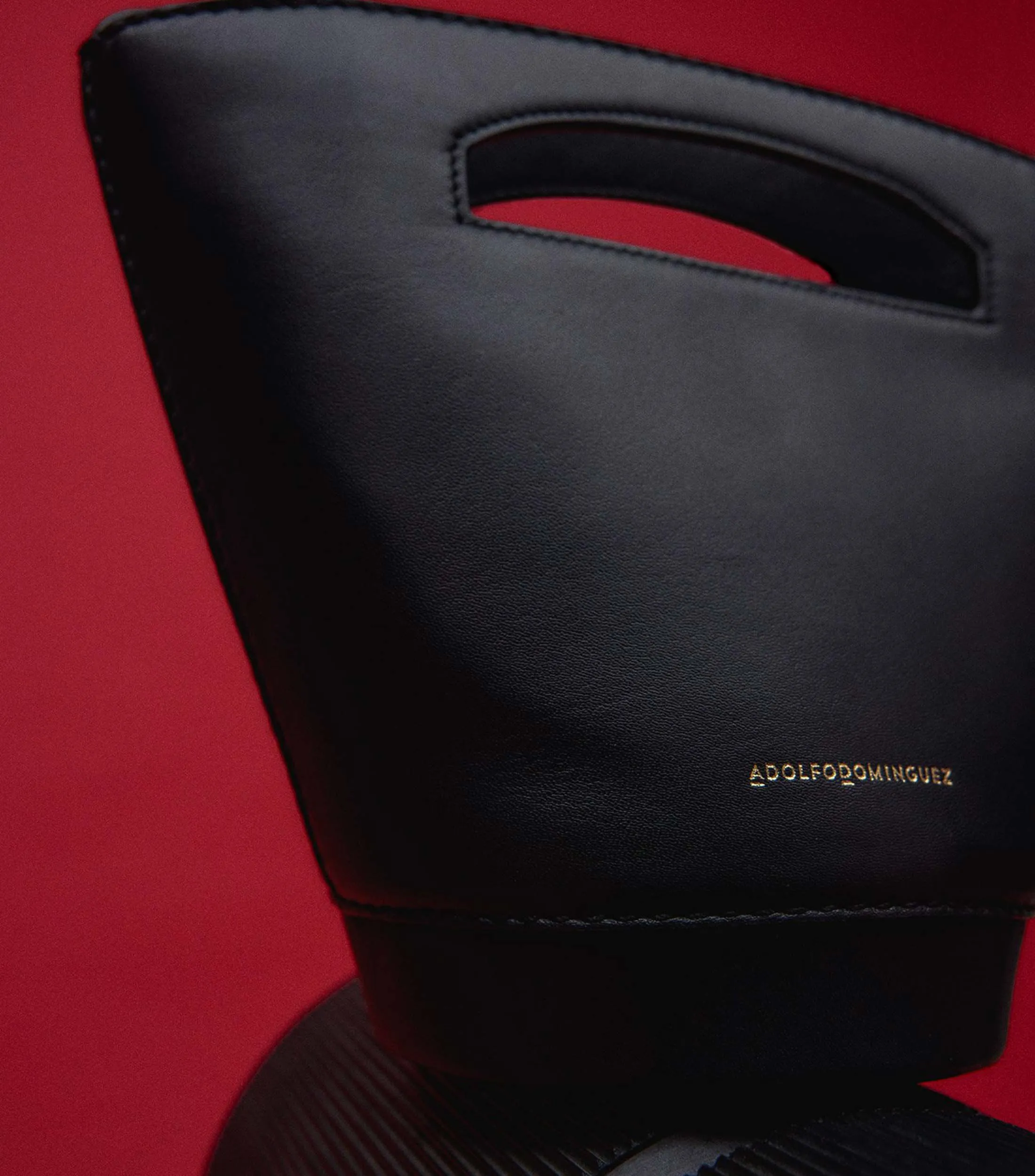 Adolfo Dominguez Bolso bucket en piel Mujer