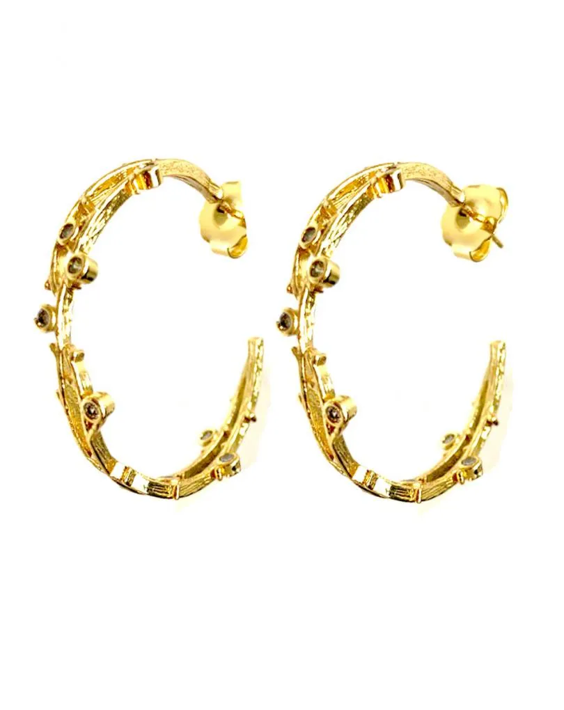 AROS DORADOS FABULOSO DISEÑO CON DETALLES DE CIRCONITA