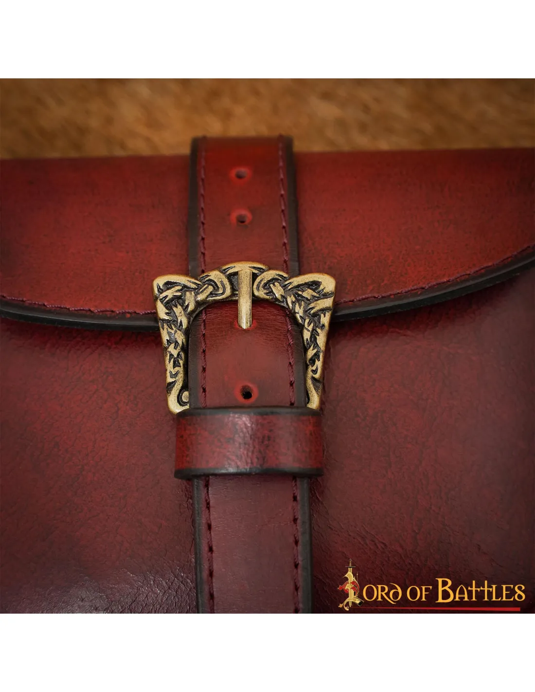 Bolso de cuero con hebilla Celta de latón, acabado rojizo