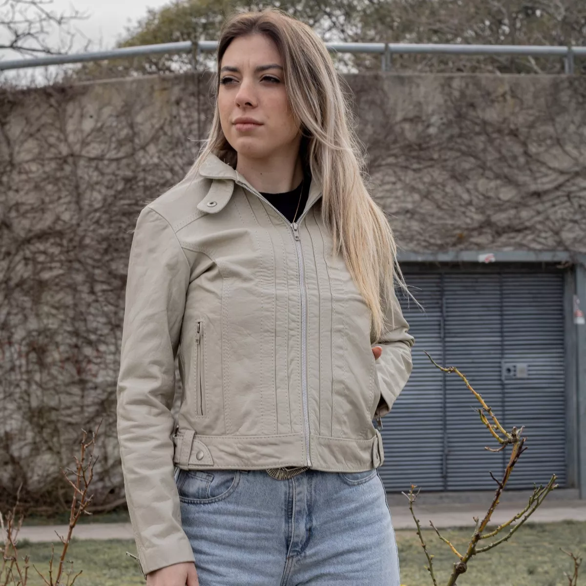 CAMPERA DE CUERO VACUNO 100% LEGITIMO DE MUJER AZUL  121