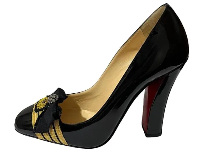 Christian Louboutin Zapatos de tacón Negro 