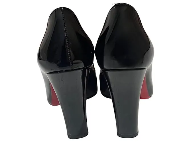 Christian Louboutin Zapatos de tacón Negro 