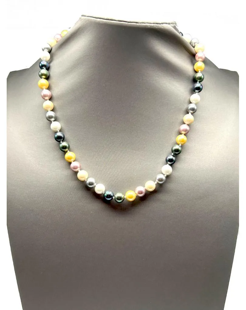 COLLARES DE PERLAS PEQUEÑAS DE COLORES UN CLASICO ATEMPORAL