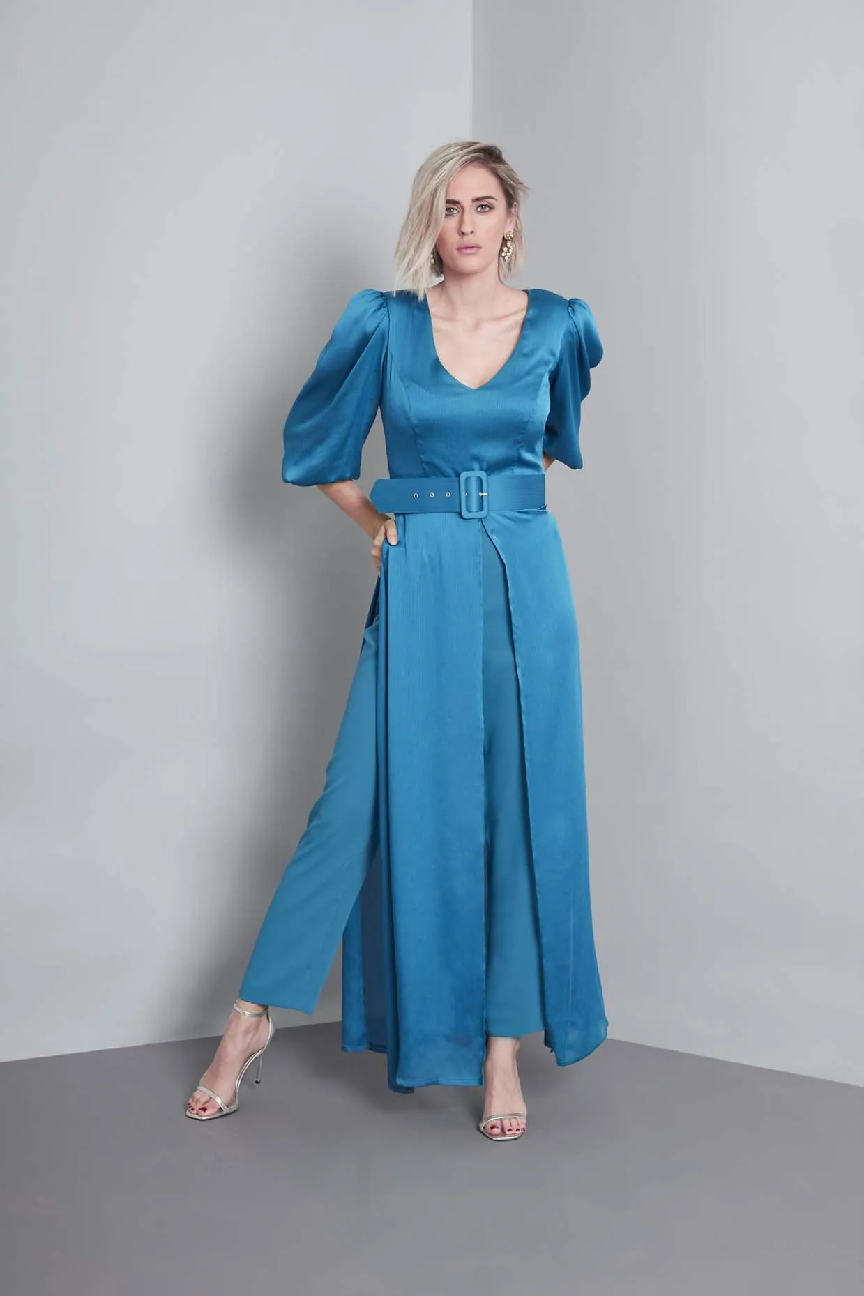 Conjunto casaca y pantalón
