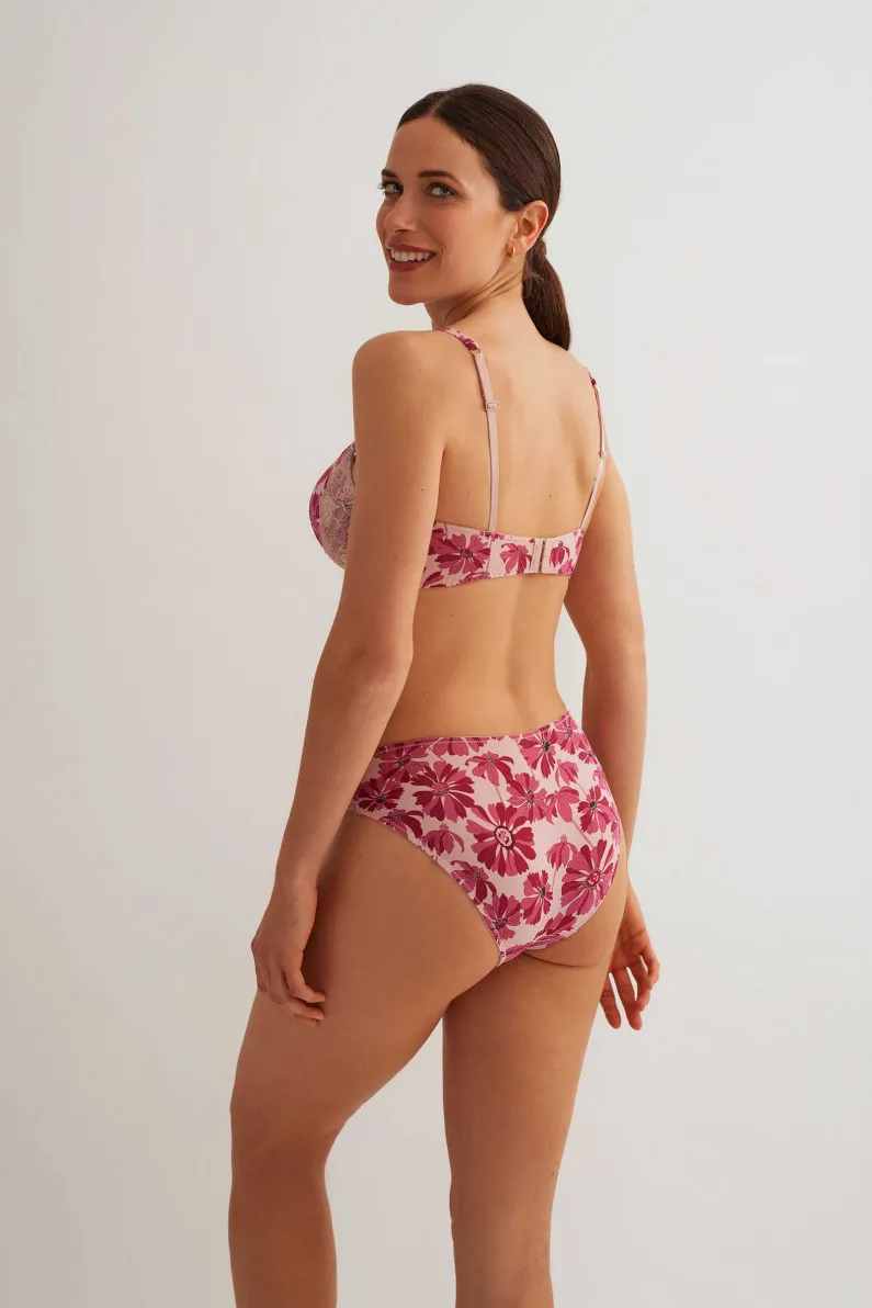 CONJUNTO SUJETADOR RELLENO FINO PATRÓN ADAPTADO A CAPACIDAD EN TALLAS GRANDES CON BIKINI