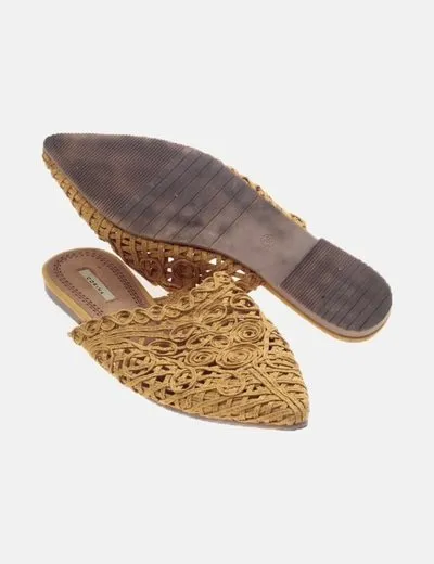 Corina Mule mostaza trenzada