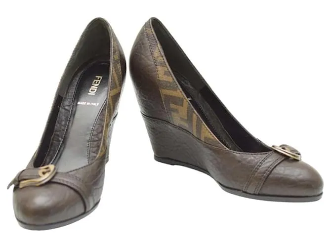 Fendi Zapatos de tacón Castaño 
