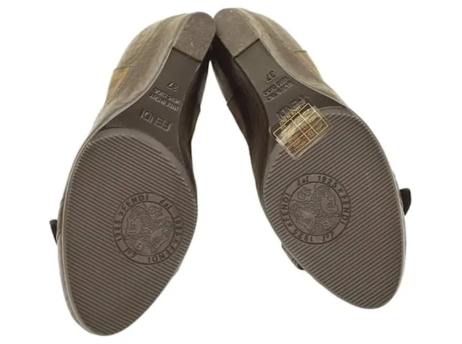 Fendi Zapatos de tacón Castaño 