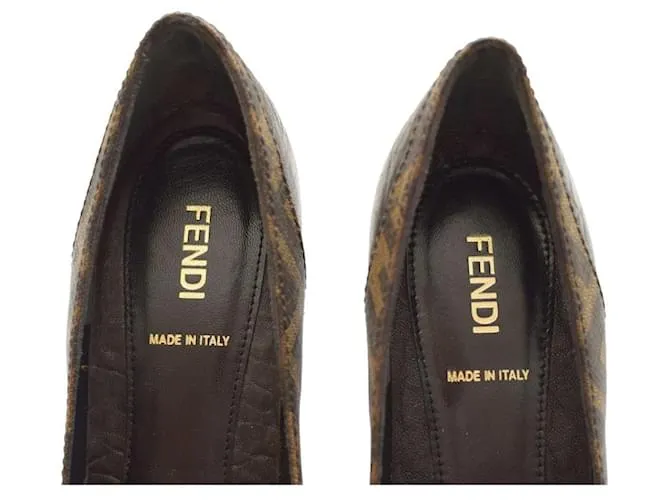 Fendi Zapatos de tacón Castaño 
