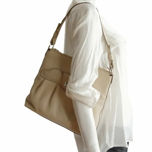 Ferragamo bolso de piel crema