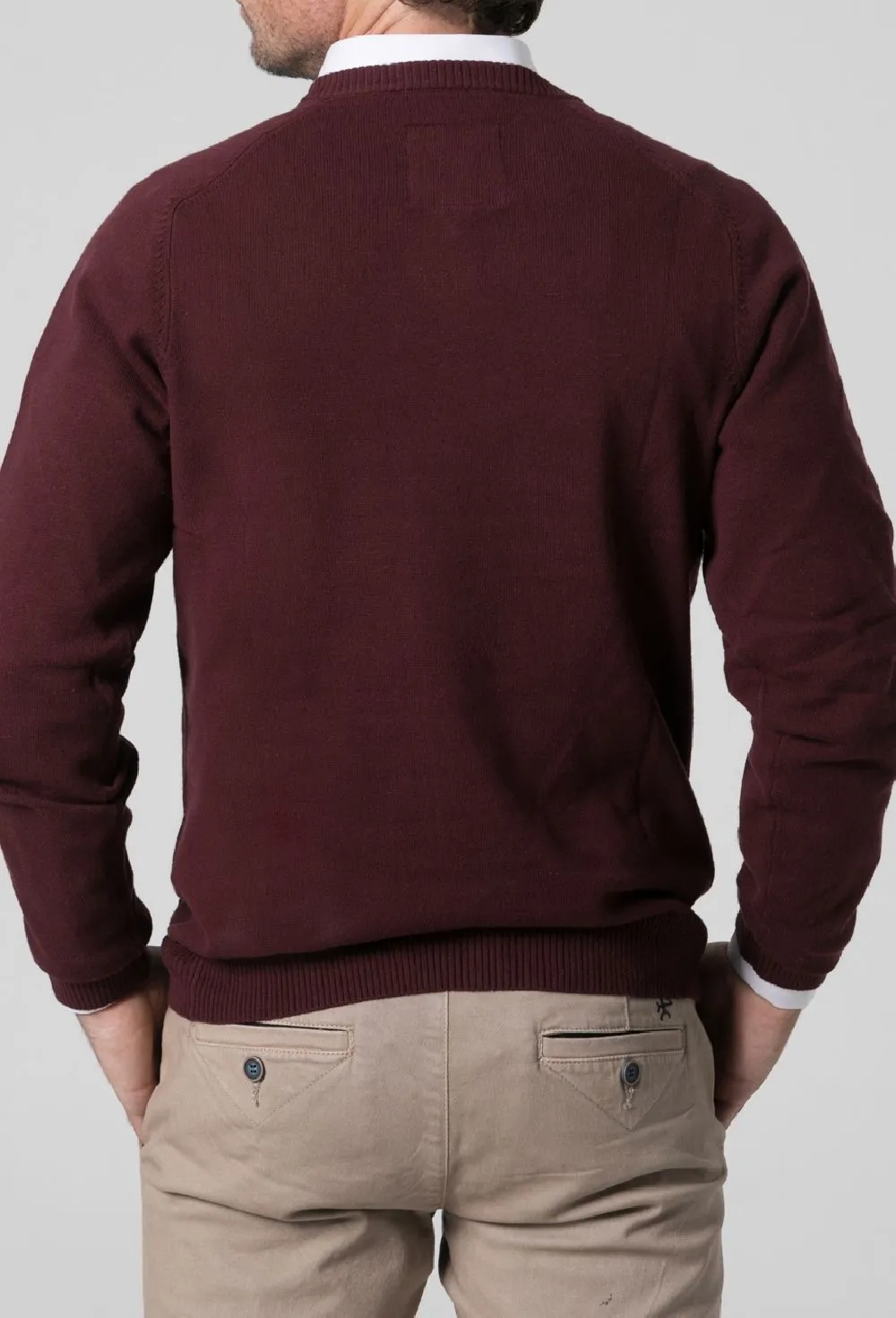 Jersey cuello pico granate de hombre