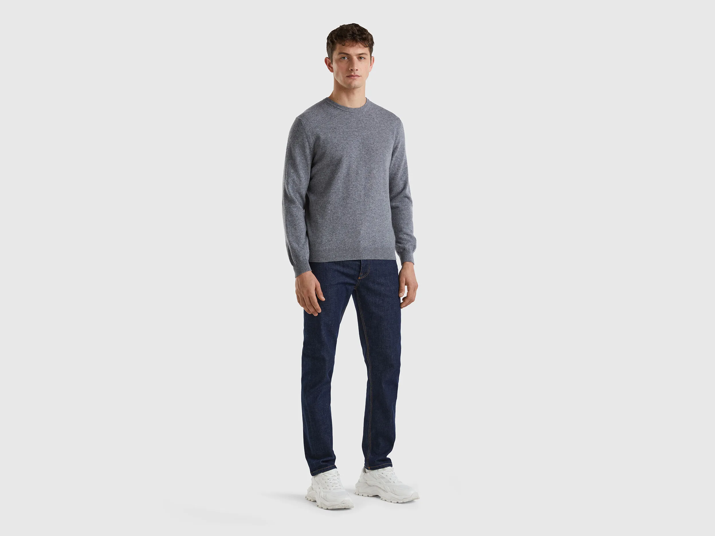 Jersey de cuello redondo gris oscuro de pura lana Merina