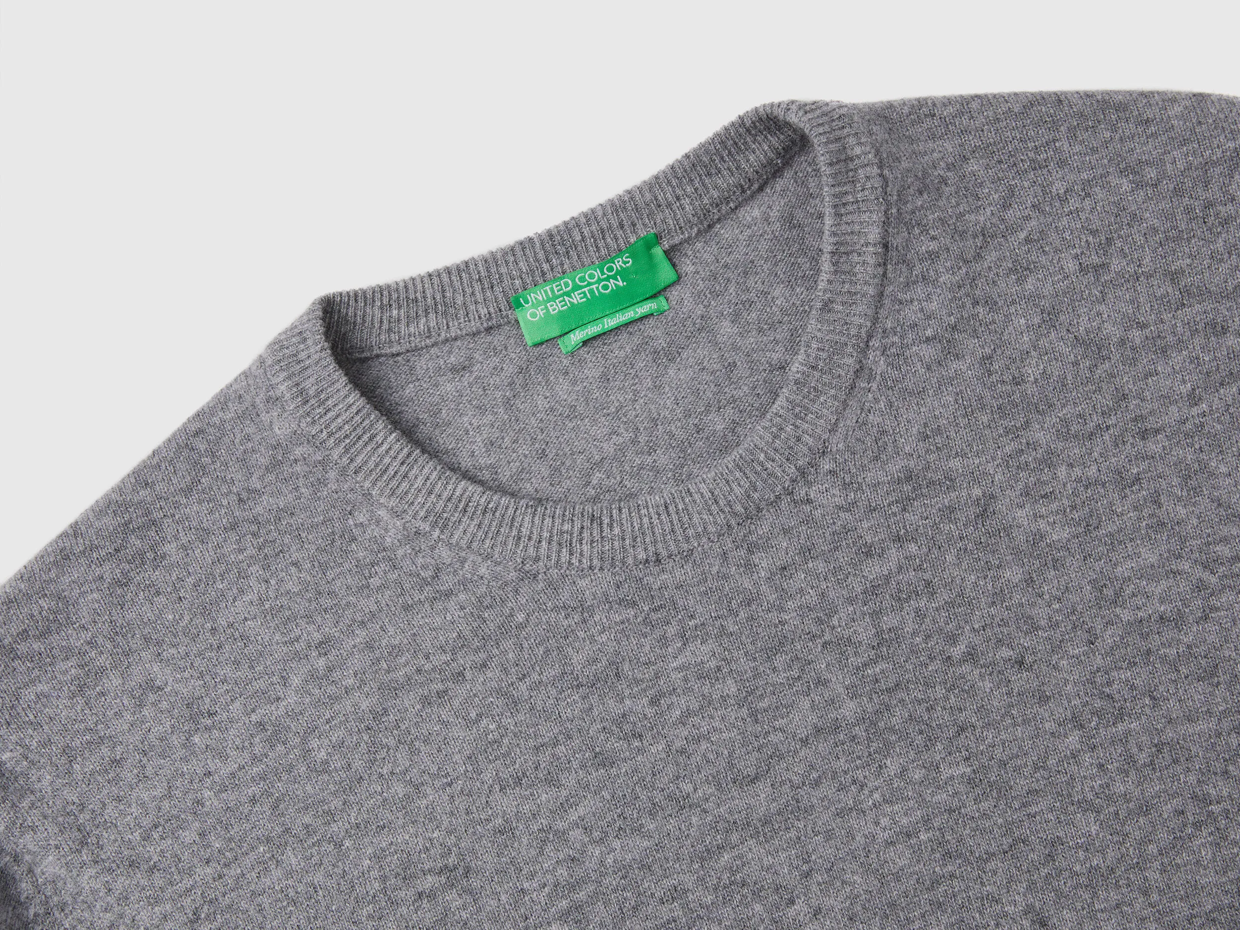 Jersey de cuello redondo gris oscuro de pura lana Merina