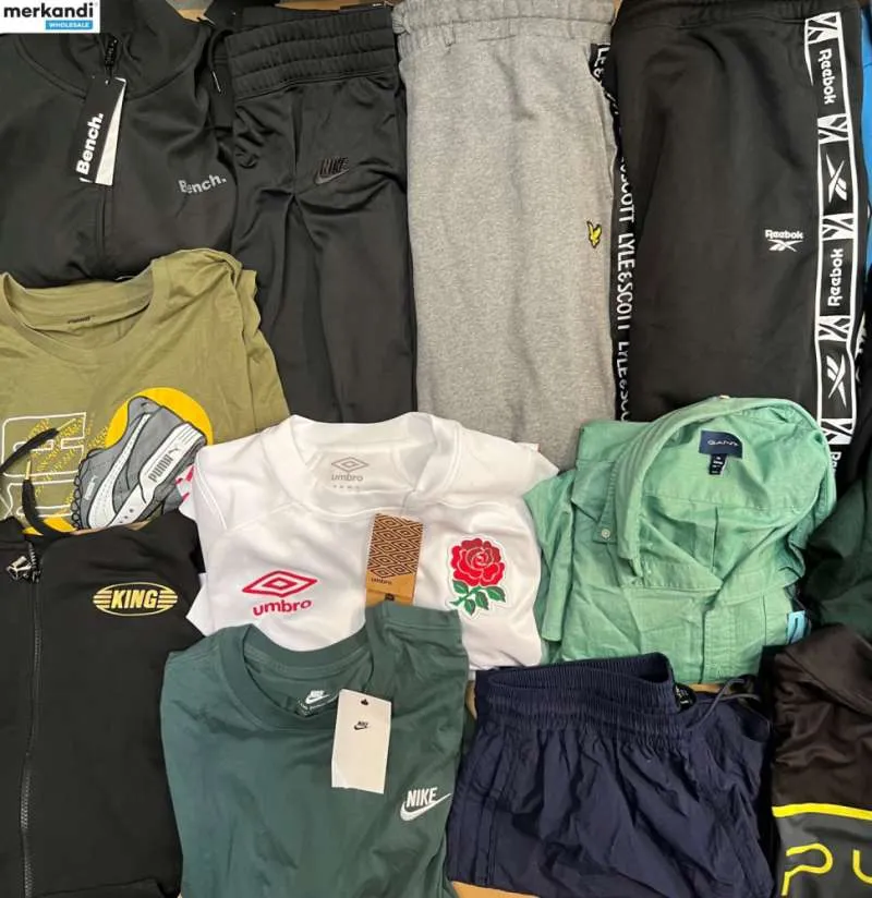 LOTE DE ROPA PARA HOMBRE  ROPA NUEVA, TALLAS Y ESTILOS MIXTOS, TODAS LAS MARCAS Y MARCAS DE LA CASA FRASER  95 KG CANTIDAD MíN