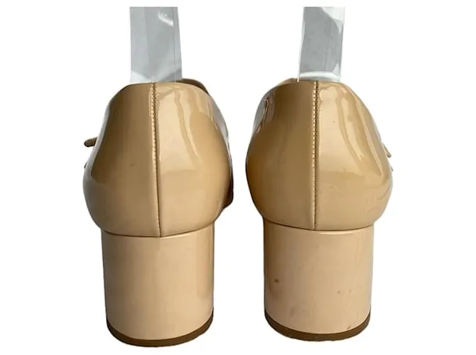 Miu Miu Zapatos de tacón Beige 