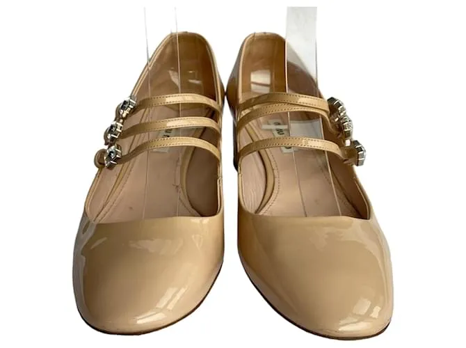 Miu Miu Zapatos de tacón Beige 