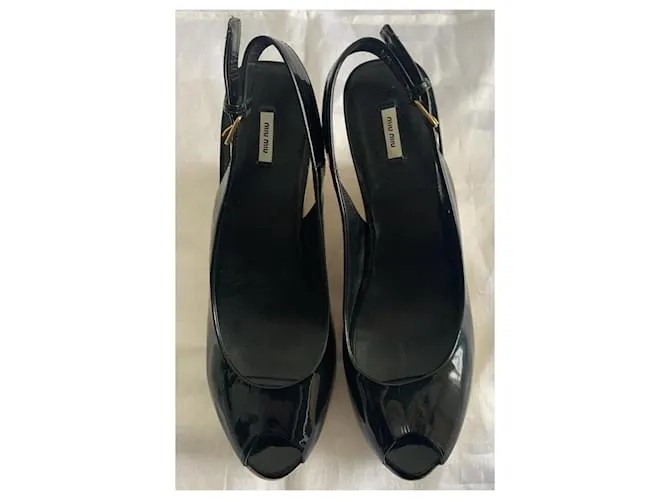 Miu Miu Zapatos de tacón Negro 