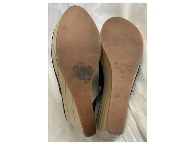 Miu Miu Zapatos de tacón Negro 