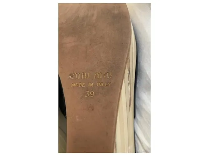 Miu Miu Zapatos de tacón Negro 