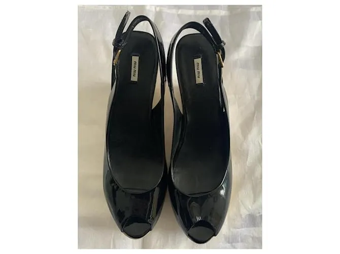Miu Miu Zapatos de tacón Negro 
