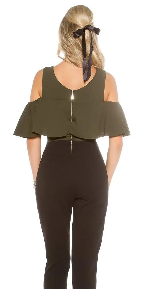 Mono de moda con volados verde militar