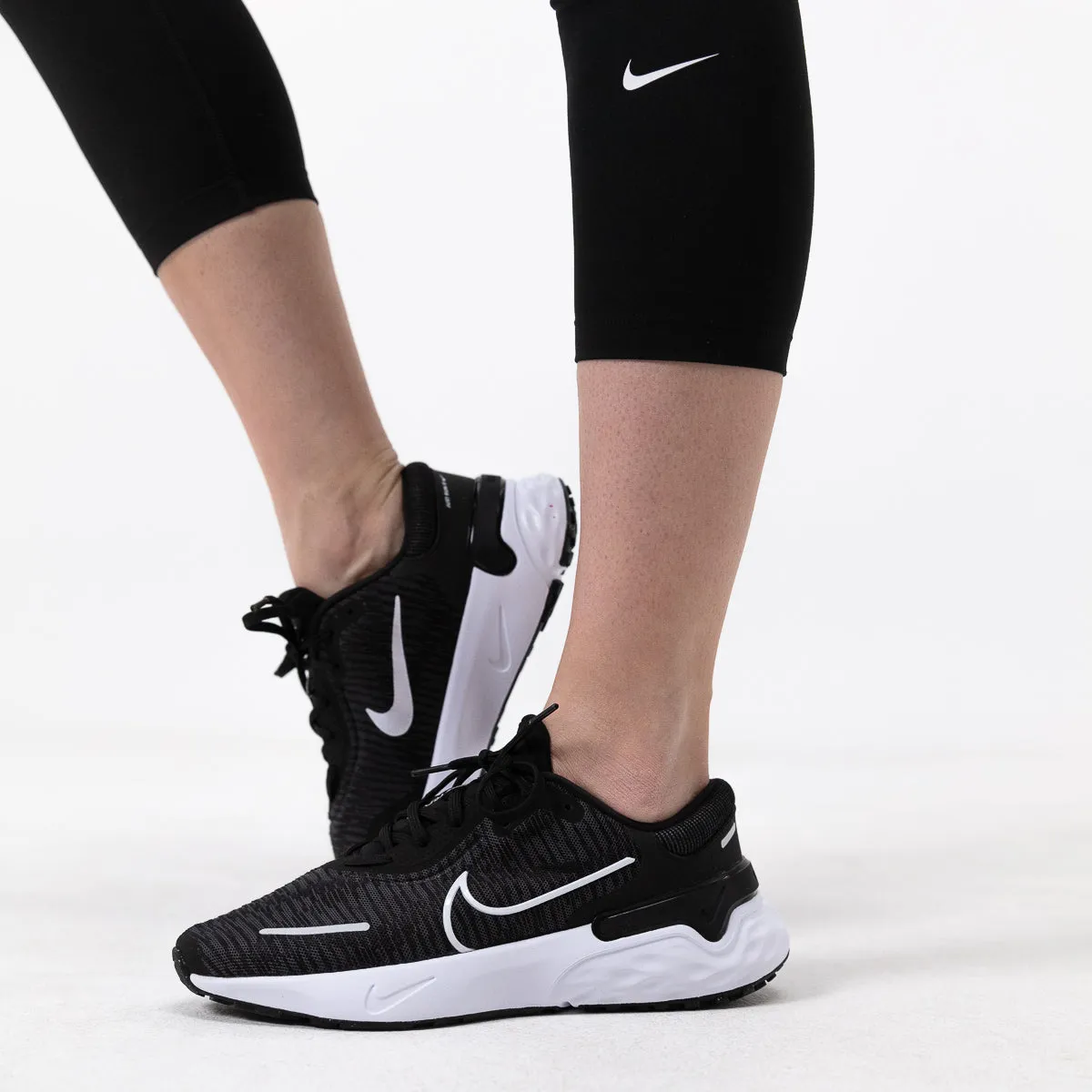 NIKE RENEW RUN 4