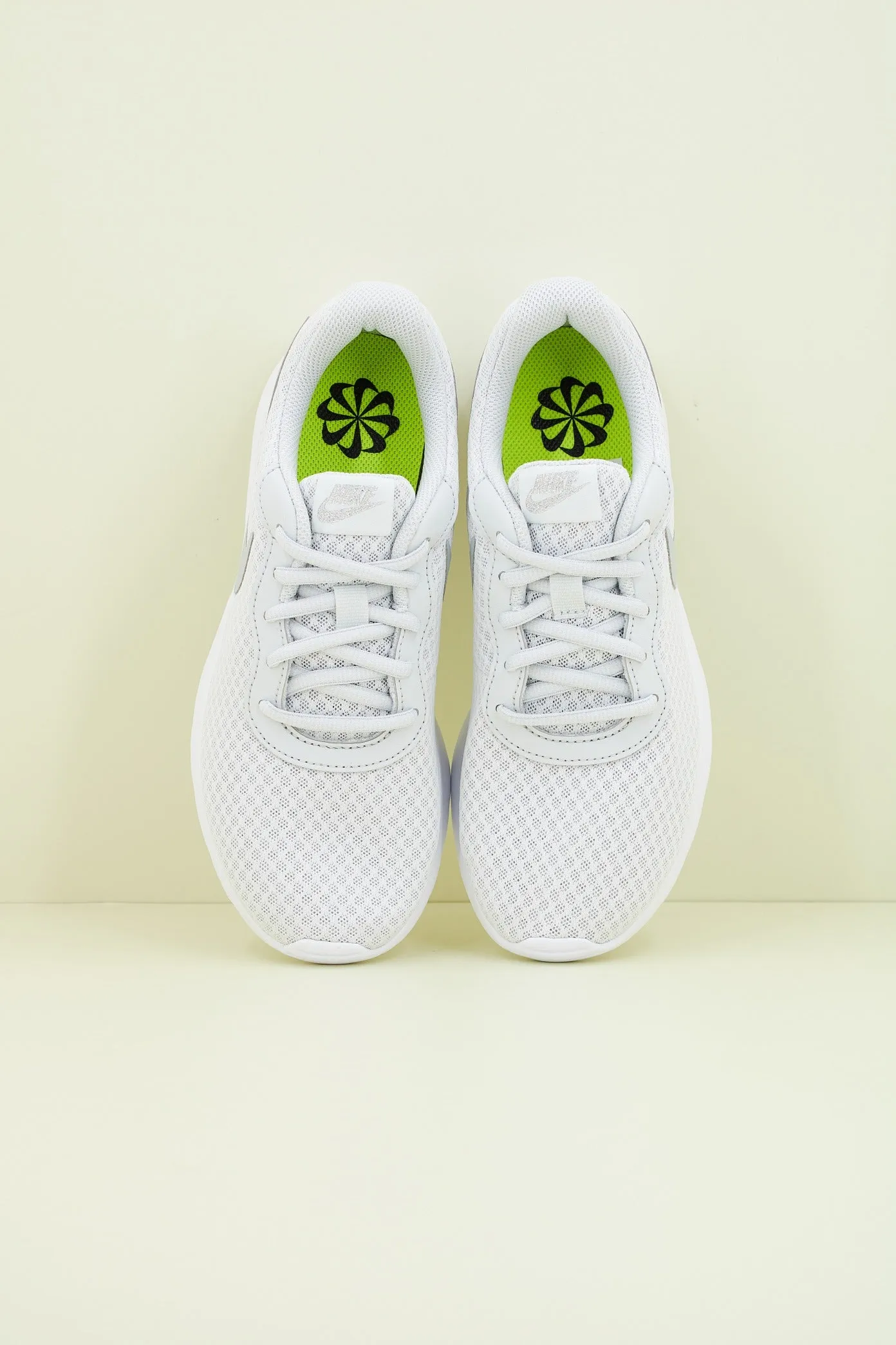 NIKE TANJUN