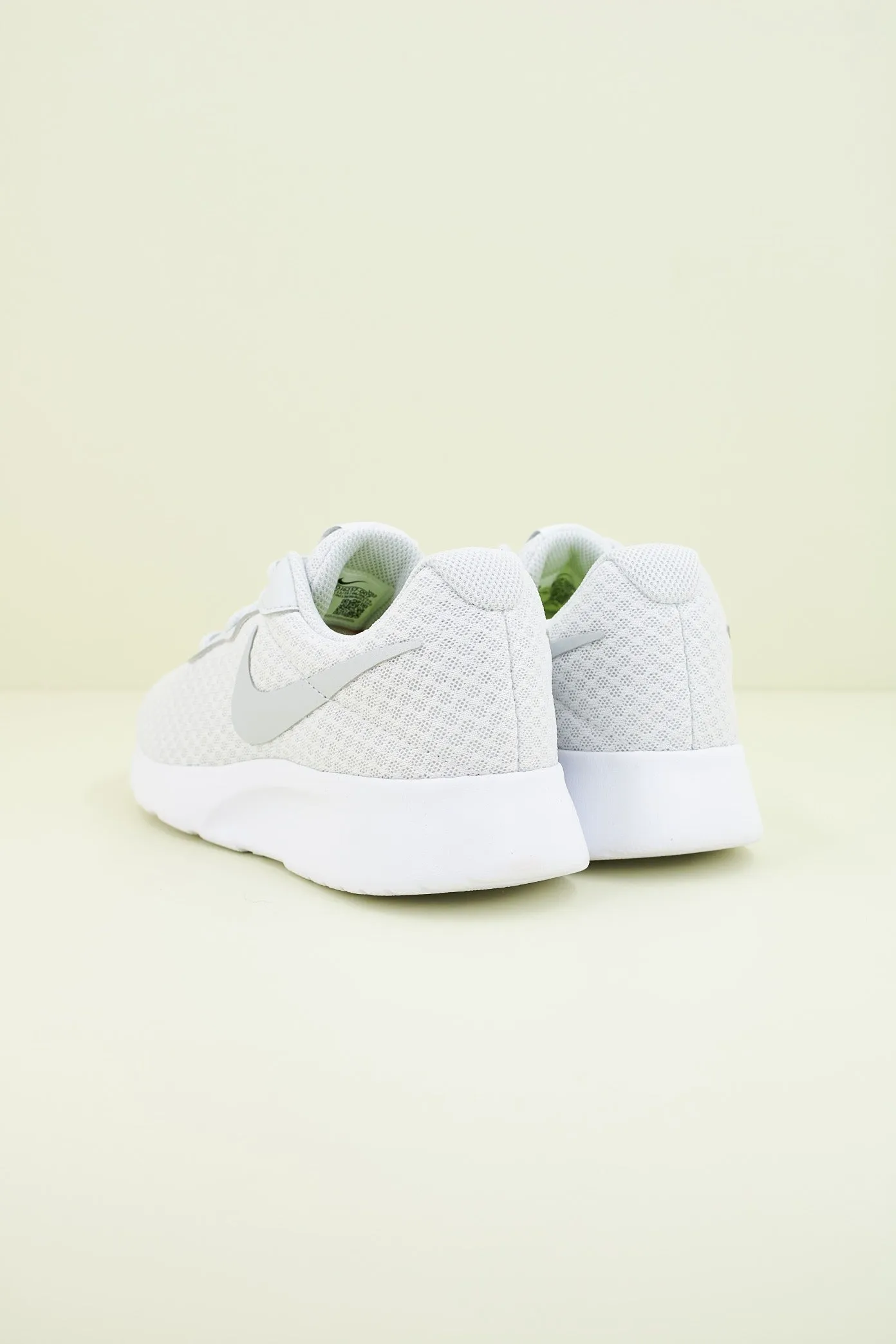 NIKE TANJUN