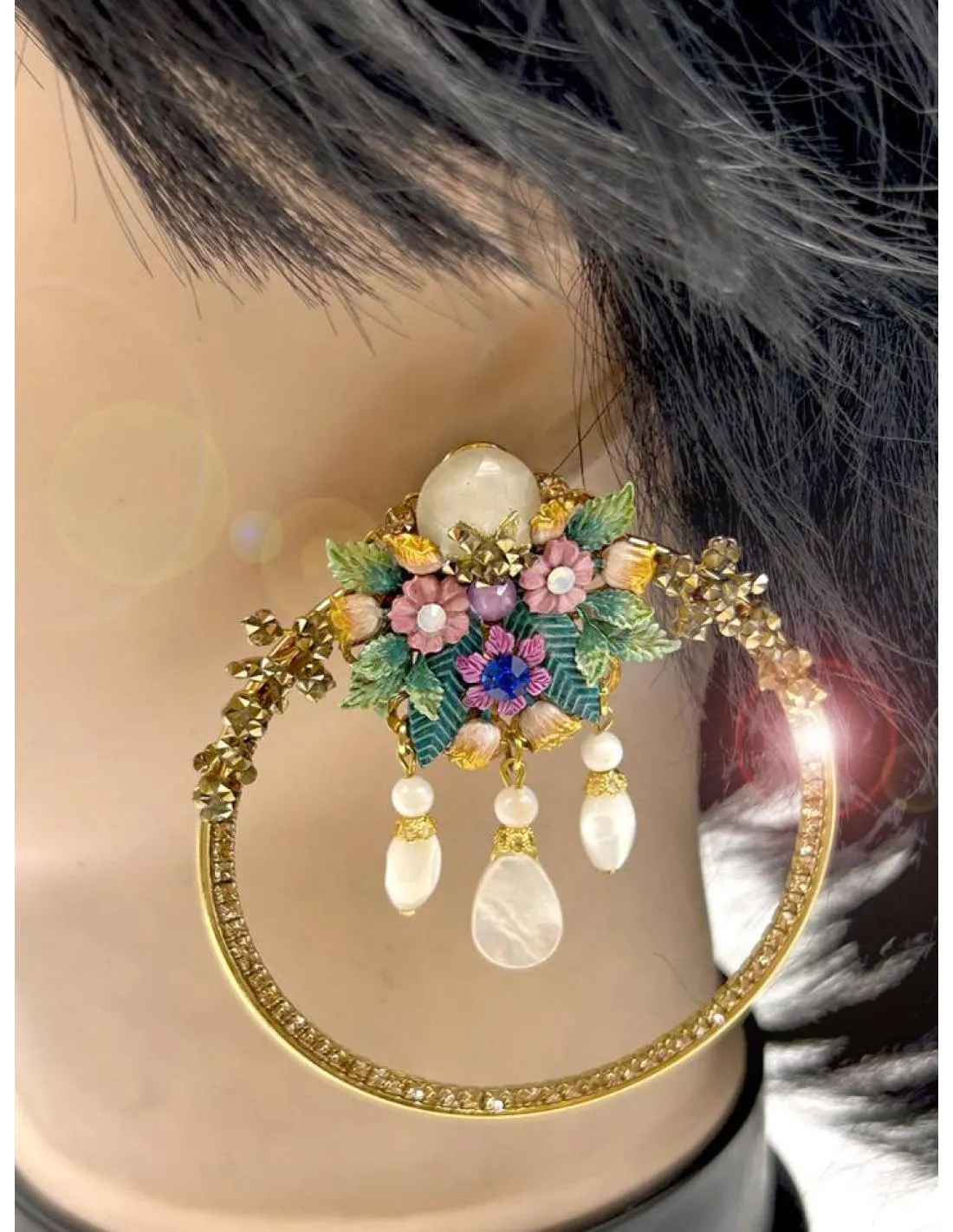 PENDIENTES DE INVITADA ESPECTACULARES AROS GRANDES CON DECORACION FLORAL