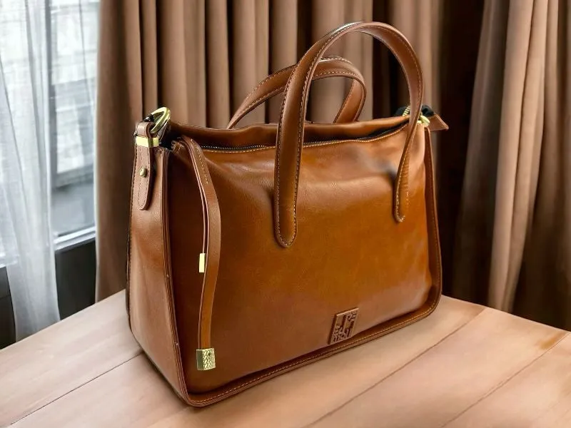 Pepe Moll | Bolso vegano de mano o colgar ligero avellana Savoy