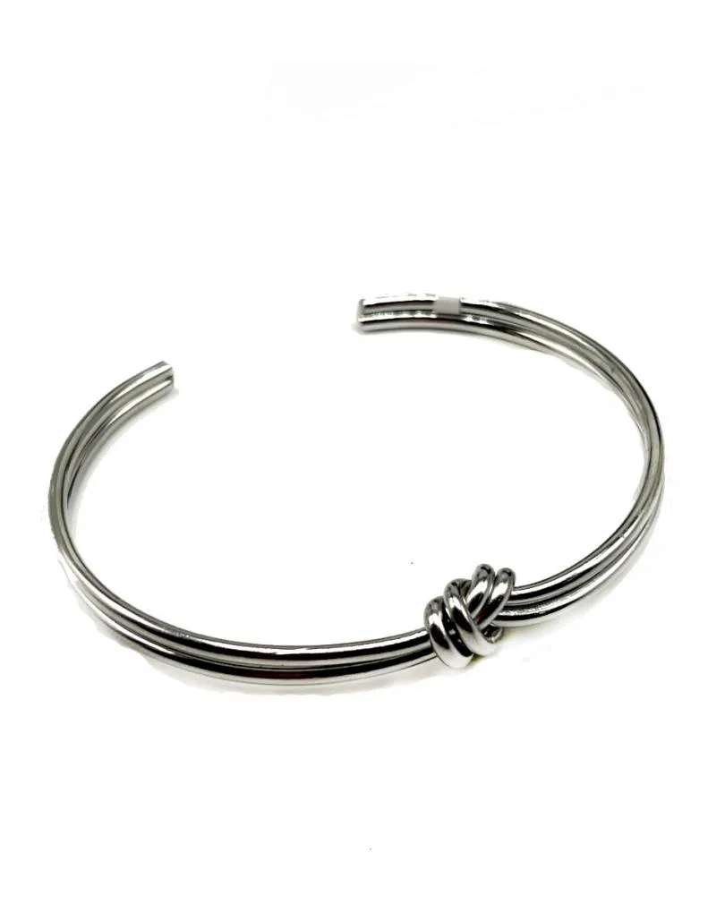 PULSERAS PLATEADAS DE MODA CON DISEÑO ACTUAL DE NUDO