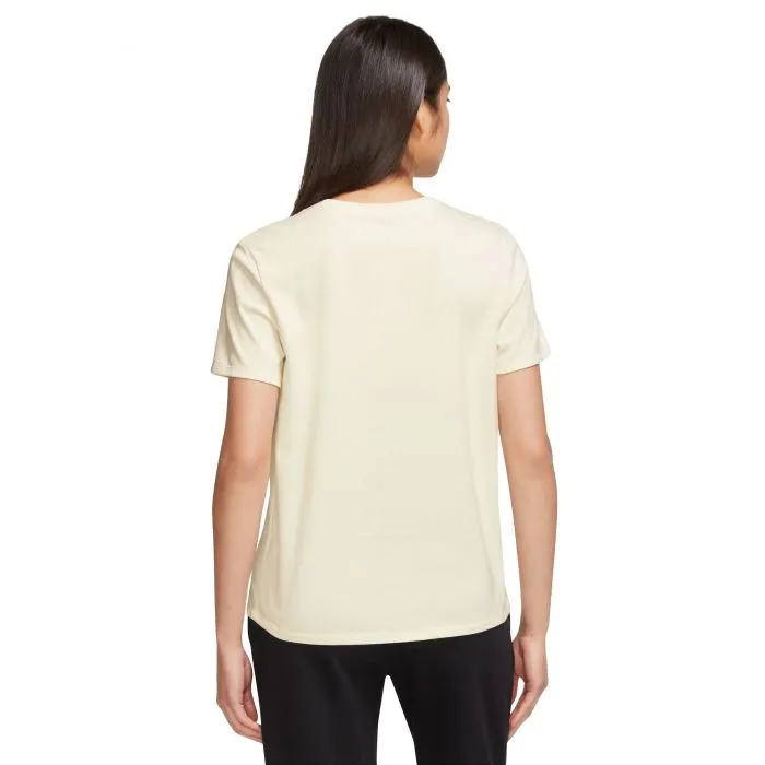 Remera Nike Sportswear Club Essentials