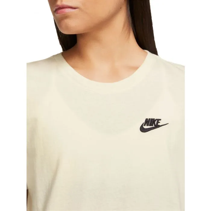 Remera Nike Sportswear Club Essentials