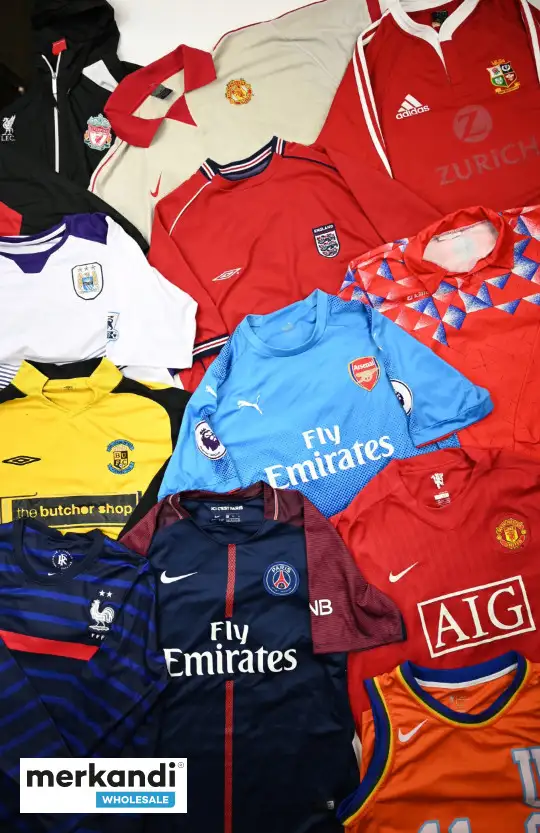 Ropa deportiva usada, camisetas de fútbol deportivas al peso.