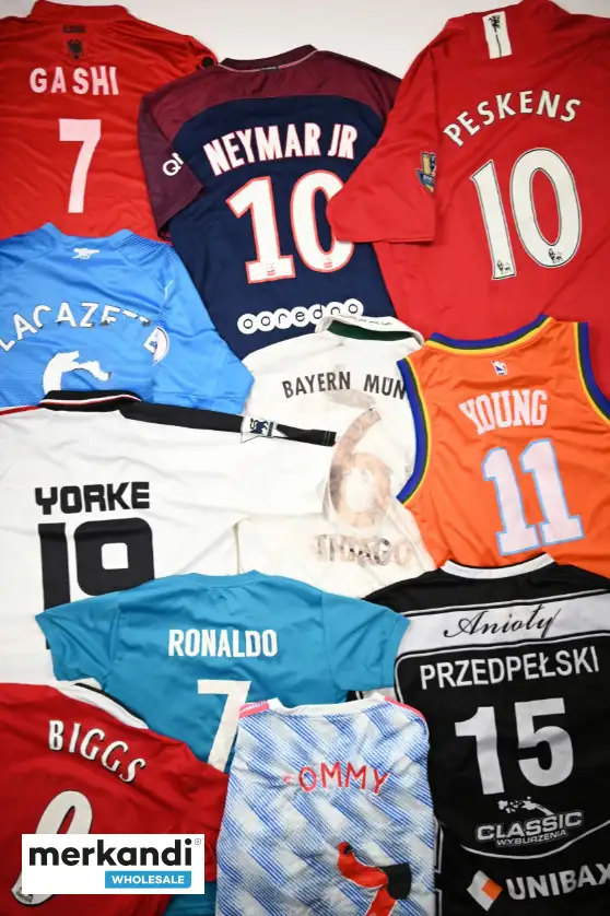 Ropa deportiva usada, camisetas de fútbol deportivas al peso.
