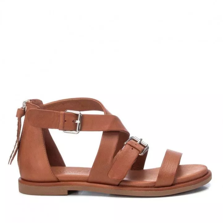 Sandalias planas Carmela fabricada en piel de alta calidad