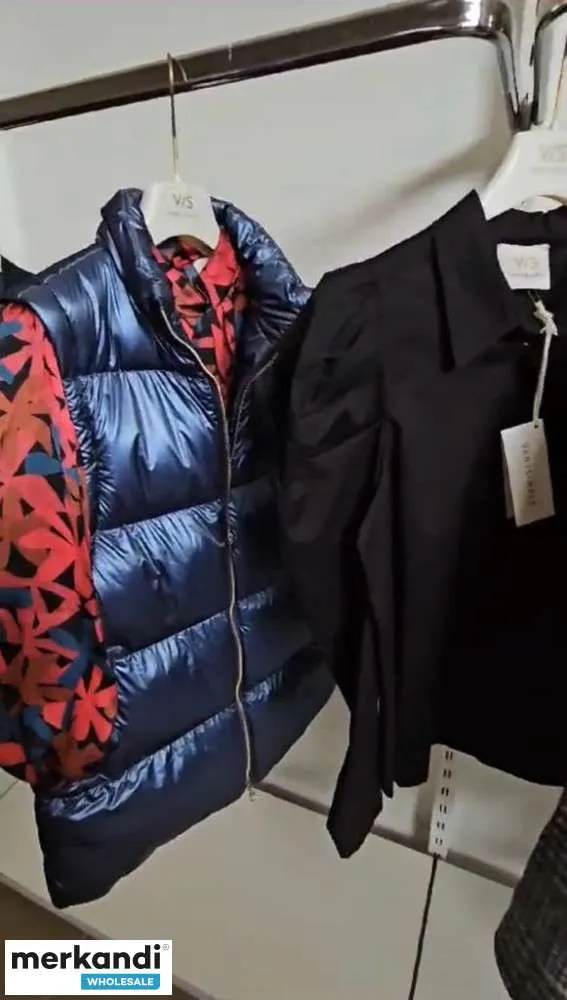 STOCK LOTE ROPA FIRMADA MUY SIMPLE