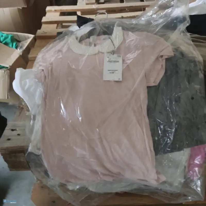 STOCKLOT MIXTO HOMBRE / MUJER DE MARCA  ROPA DE CALIDAD  ZARA  LIQUIDACIóN