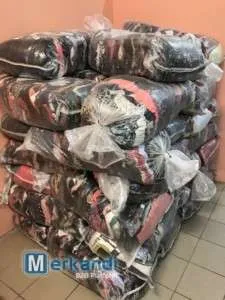VENTA AL POR MAYOR DE ROPA DE MUJER DE SEGUNDA MANO  VESTIDO, TúNICA, BLUSA.