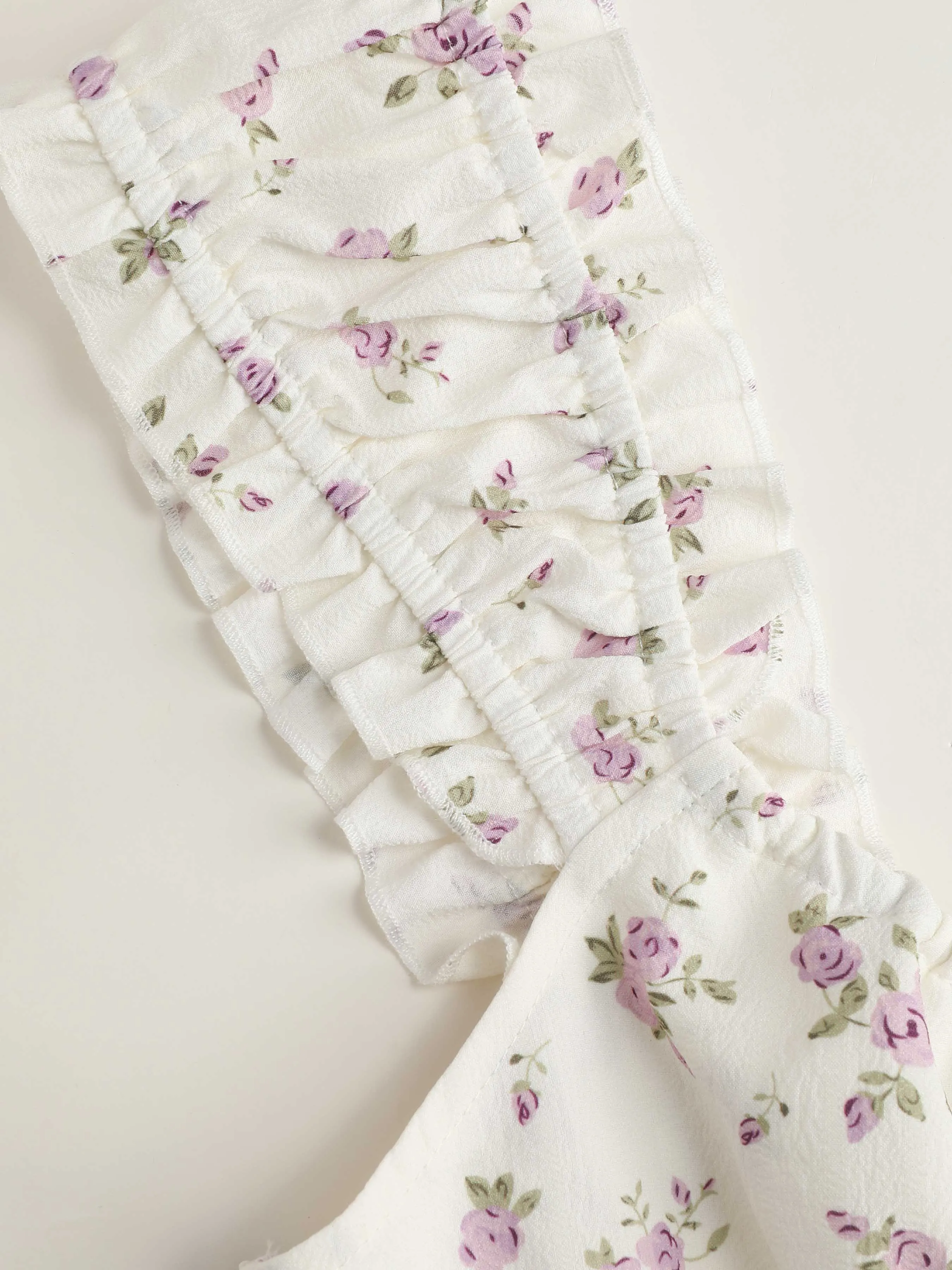 Vestido Mini Fruncido con Cordón y Escote Cuadrado de Flores Pequeñas