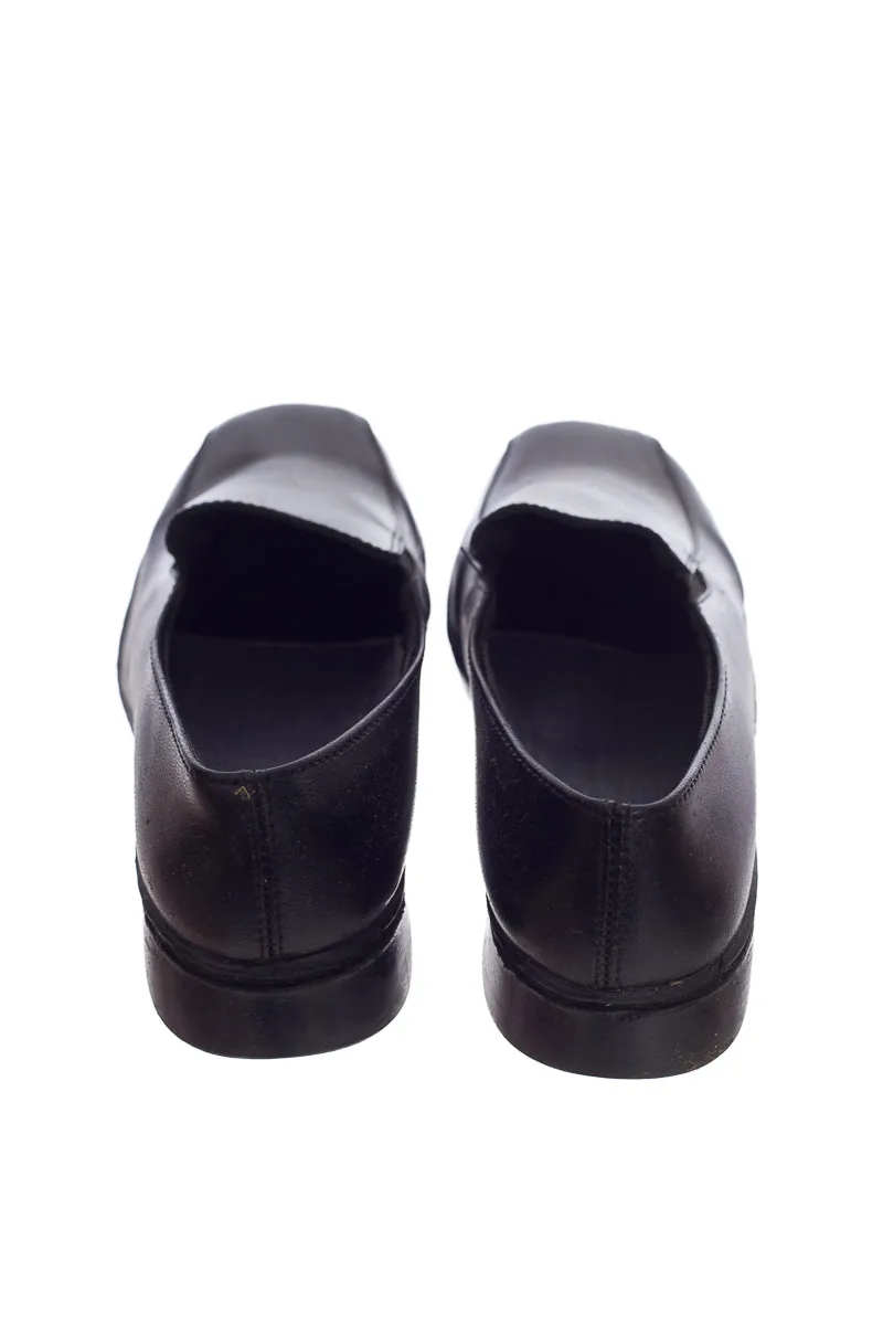 ZAPATOS COLOR NEGRO  CLOSEANDO